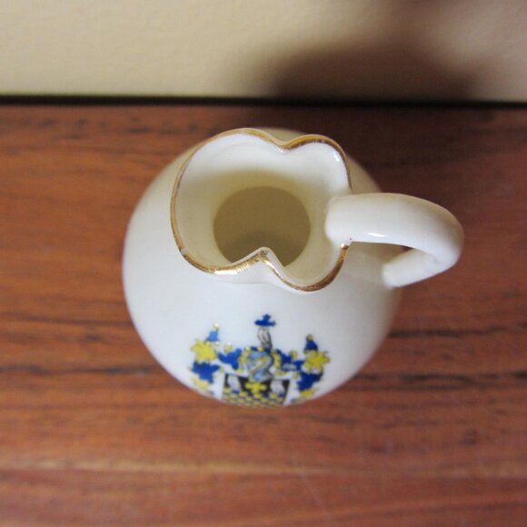 W.H. Goss crested heraldry china vintage Dewsbury (GC040 Grace) - Picture 9 of 12